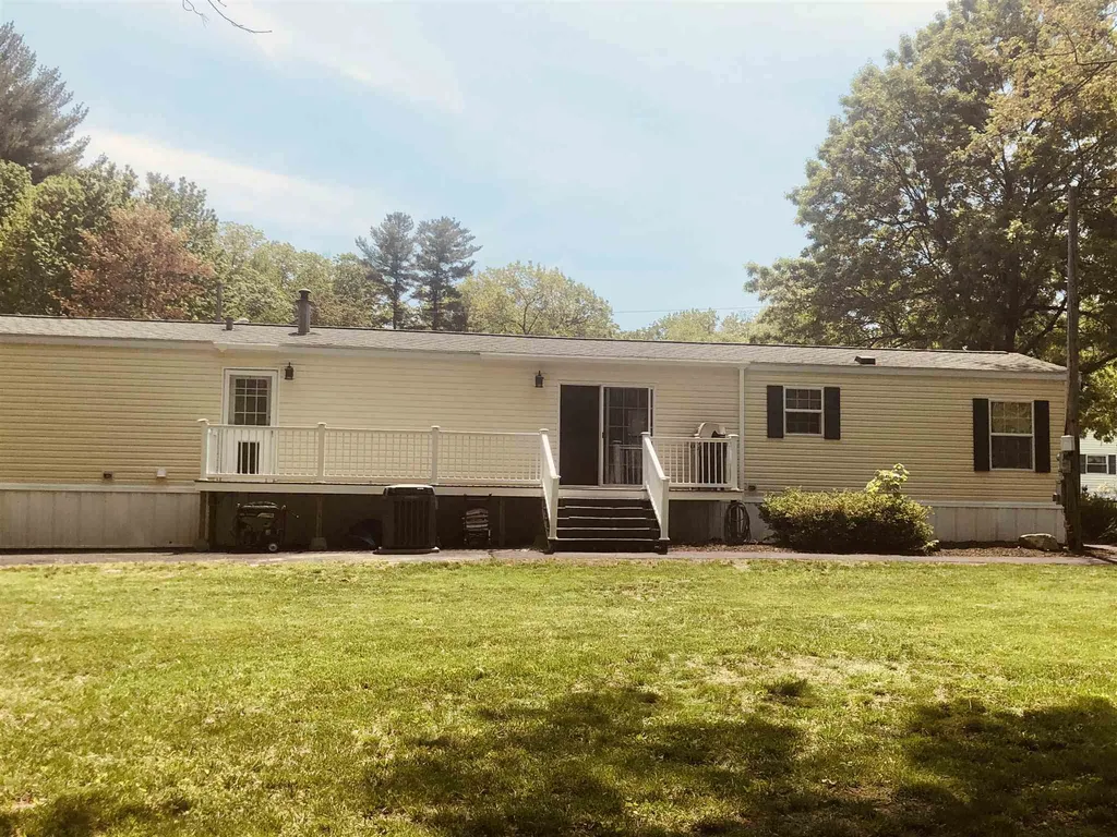39 Campbell Street Salem NH 03079-2820