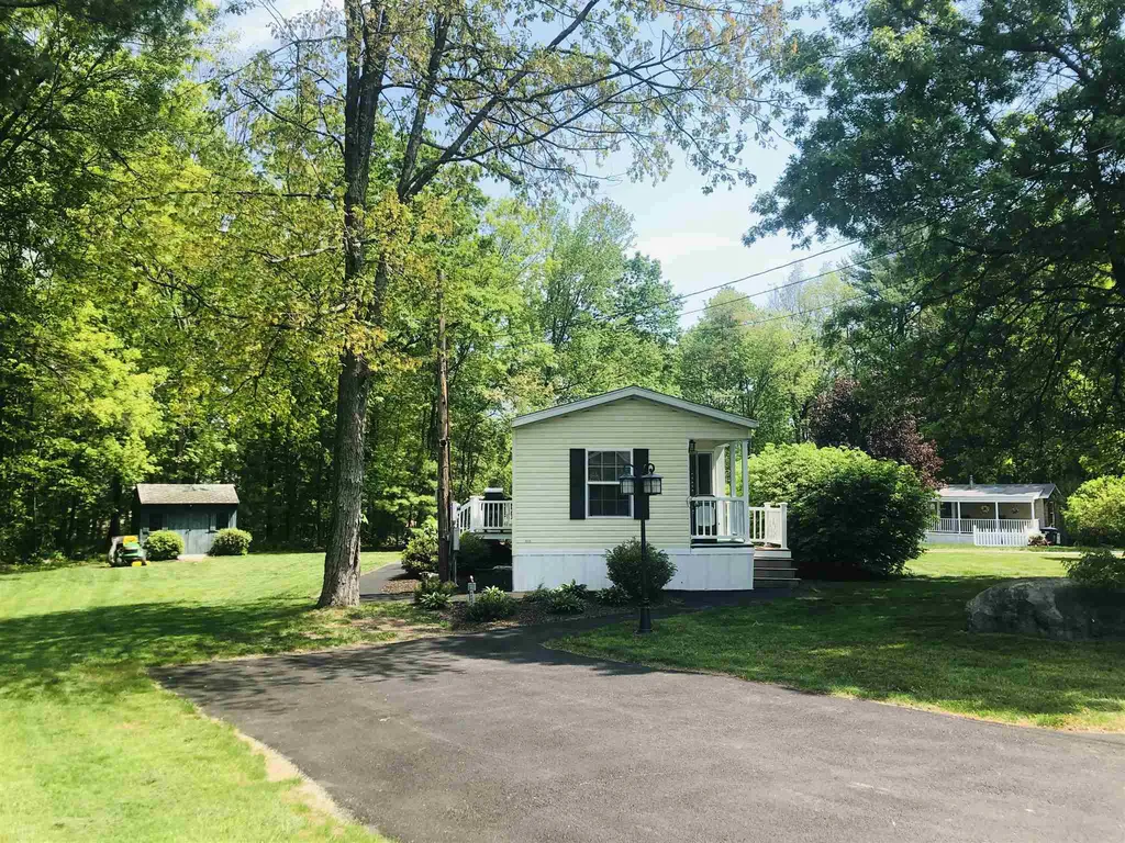 39 Campbell Street Salem NH 03079-2820