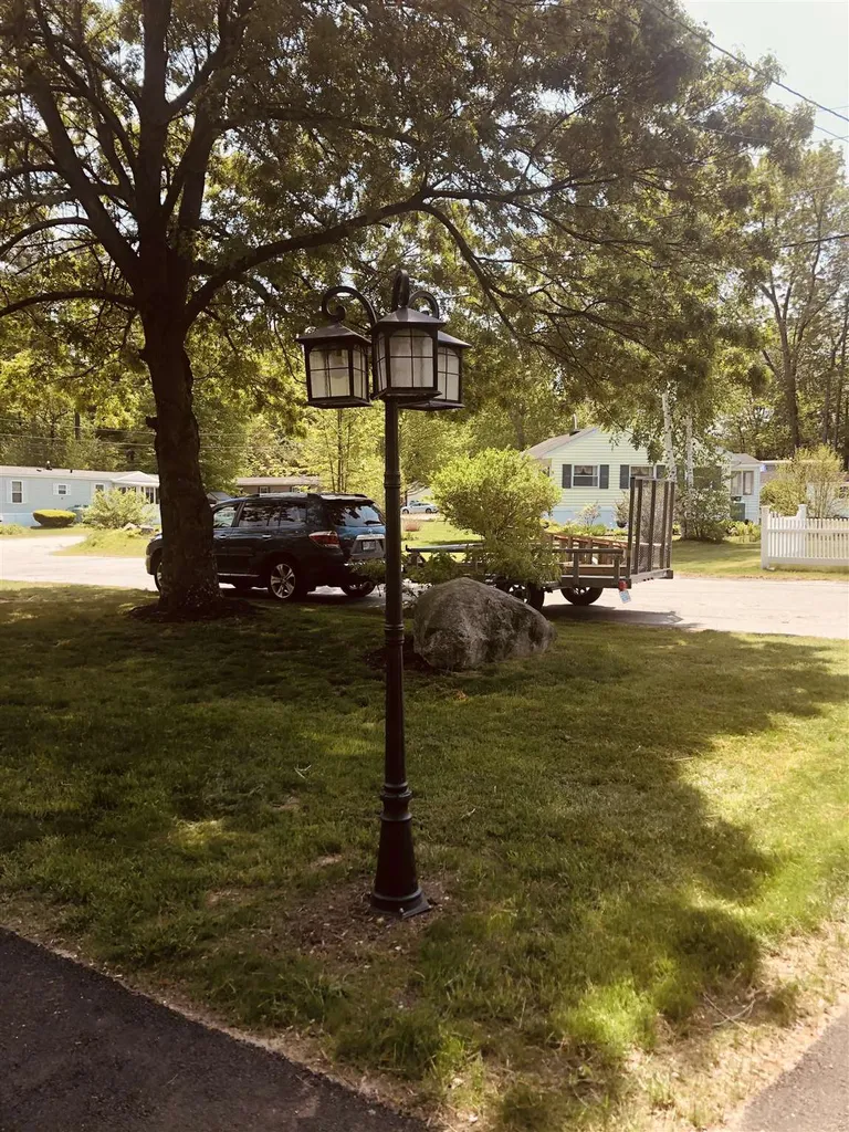 39 Campbell Street Salem NH 03079-2820