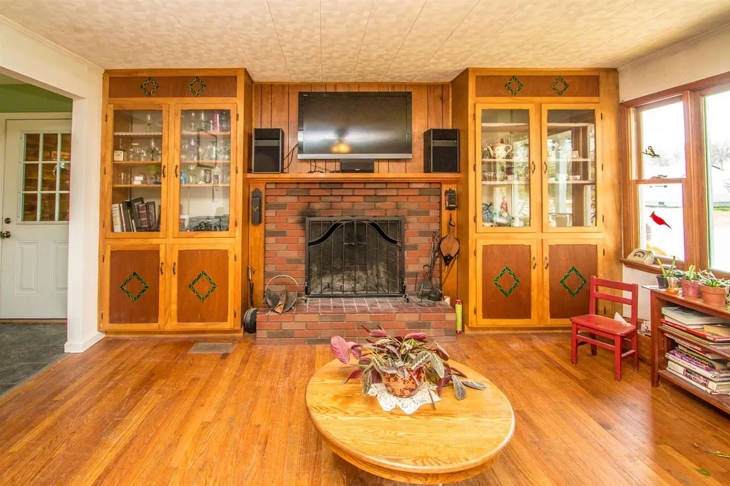6 Wolcott Street Lancaster NH 03584