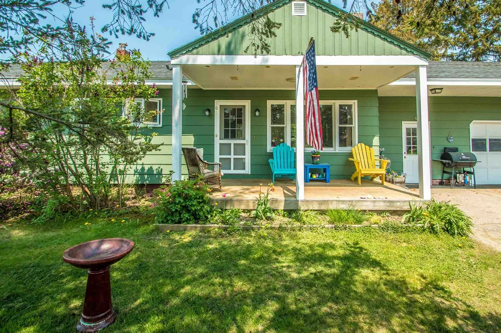 6 Wolcott Street Lancaster NH 03584