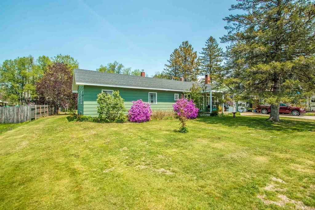 6 Wolcott Street Lancaster NH 03584