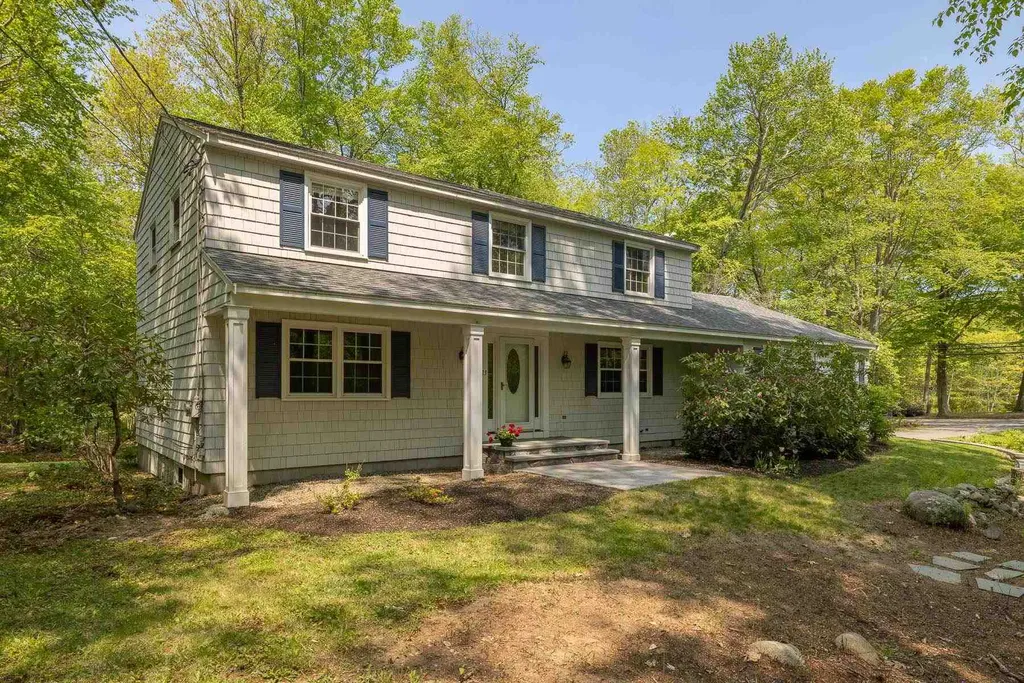 23 Chapel Road North Hampton NH 03862