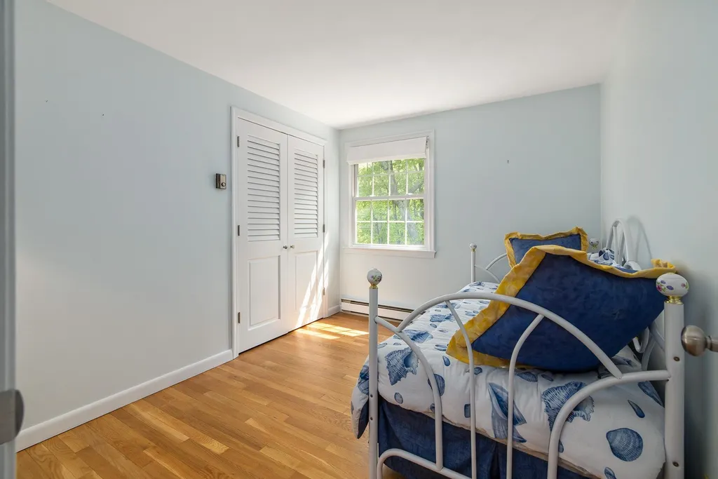 23 Chapel Road North Hampton NH 03862