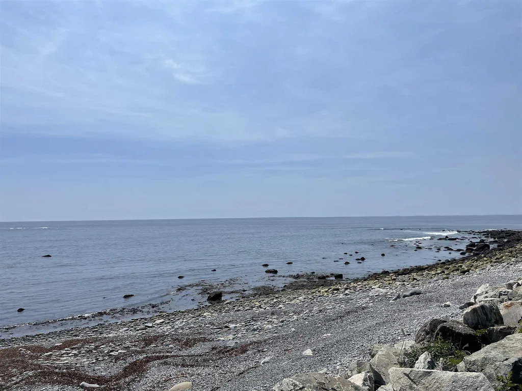 23 Chapel Road North Hampton NH 03862