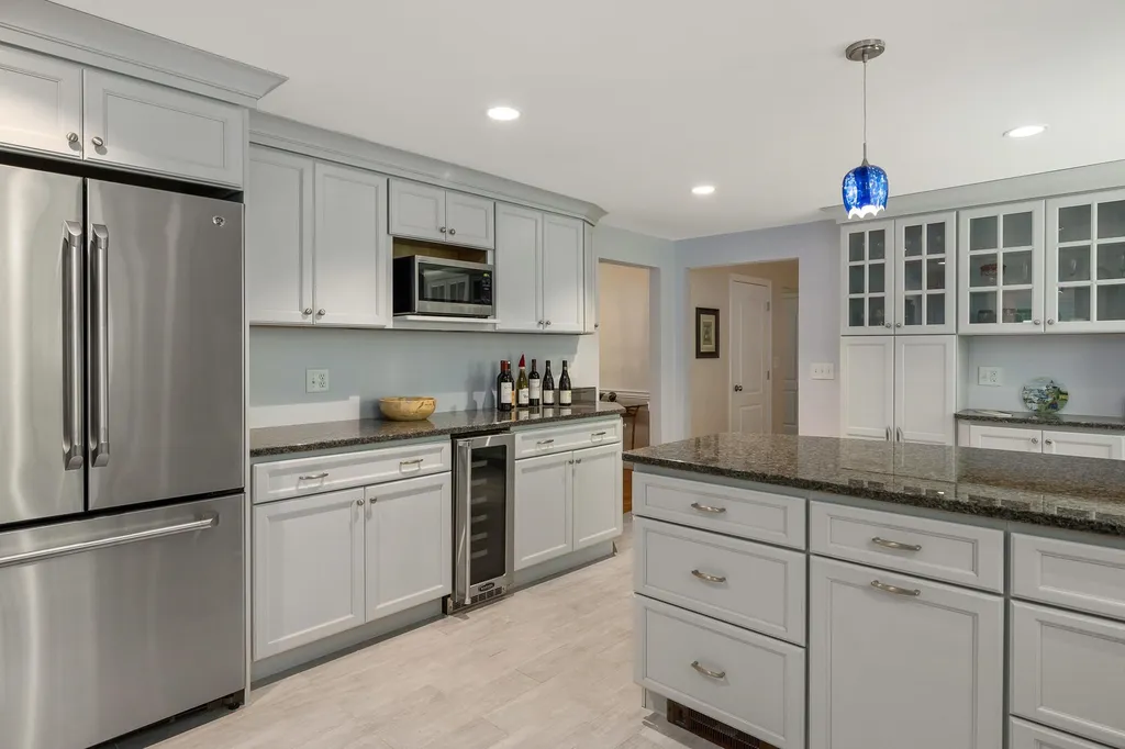 23 Chapel Road North Hampton NH 03862