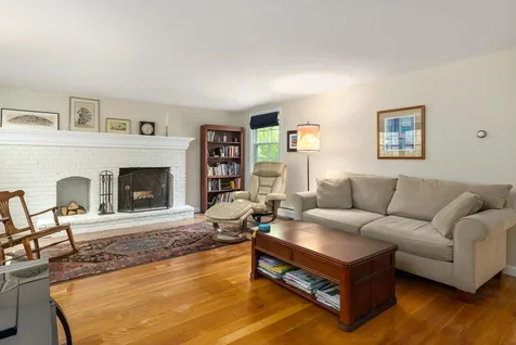 23 Chapel Road North Hampton NH 03862