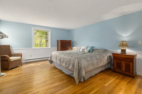 23 Chapel Road North Hampton NH 03862