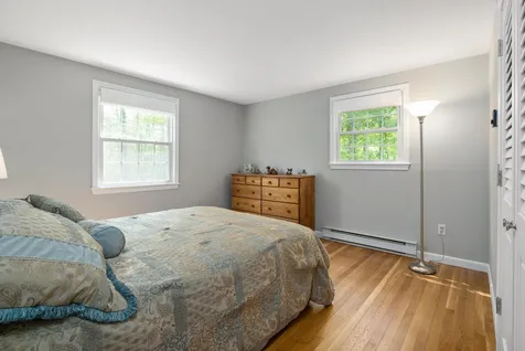 23 Chapel Road North Hampton NH 03862