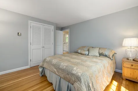 23 Chapel Road North Hampton NH 03862