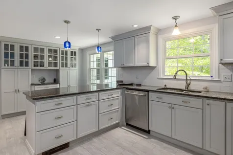 23 Chapel Road North Hampton NH 03862