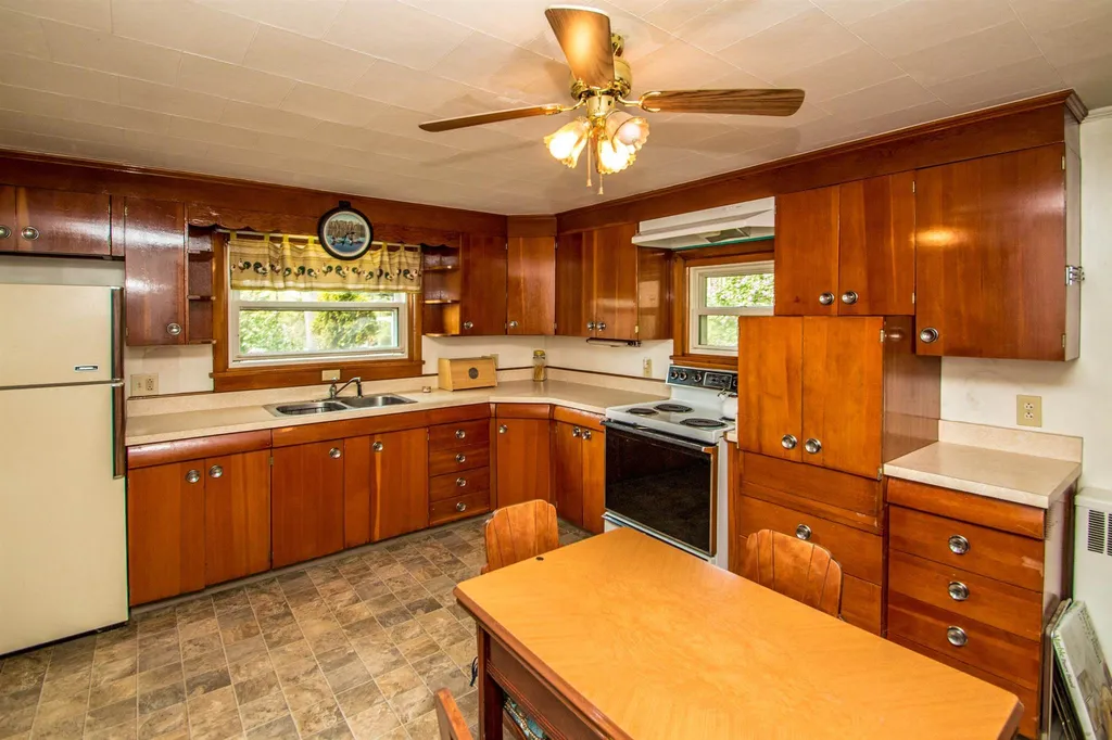 33 Fletcher Street Lancaster NH 03584