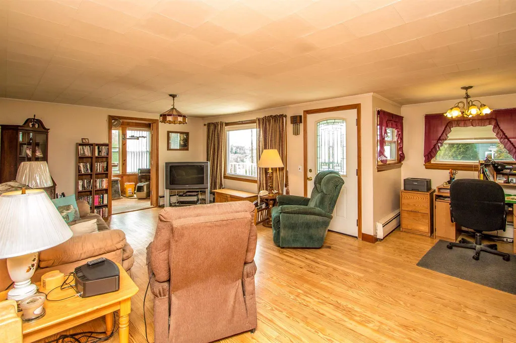 33 Fletcher Street Lancaster NH 03584