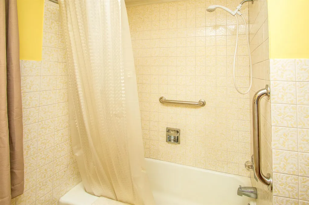 33 Fletcher Street Lancaster NH 03584