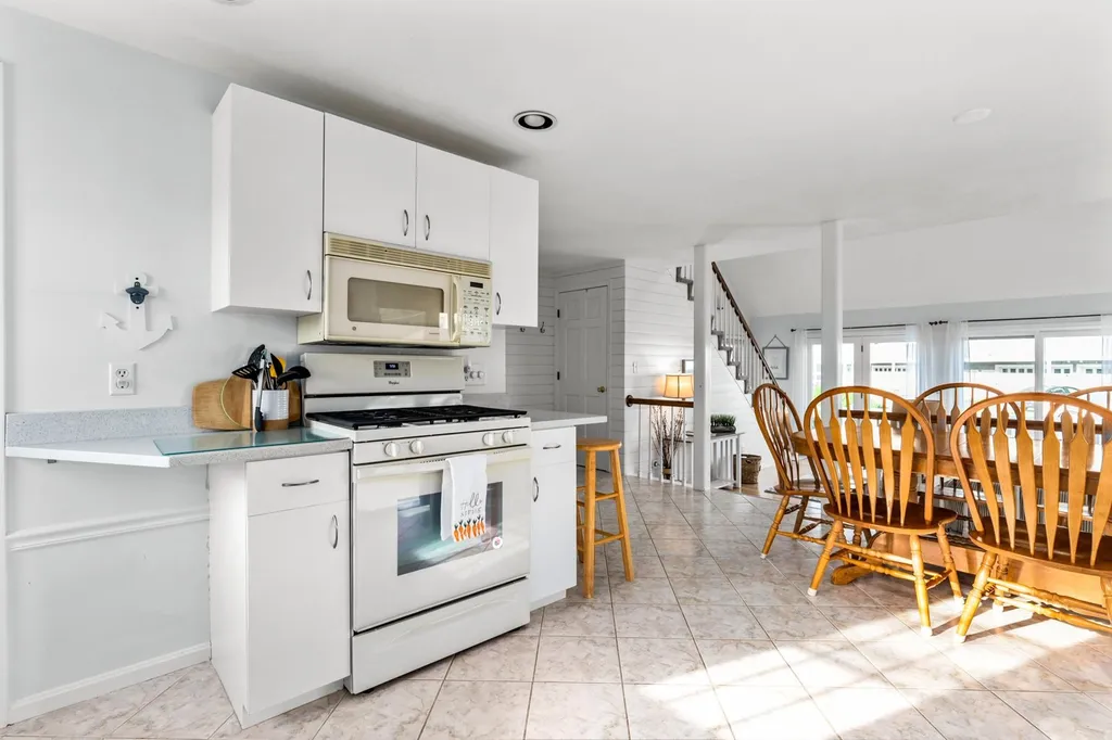 8 Fuller Acres Street Hampton NH 03842