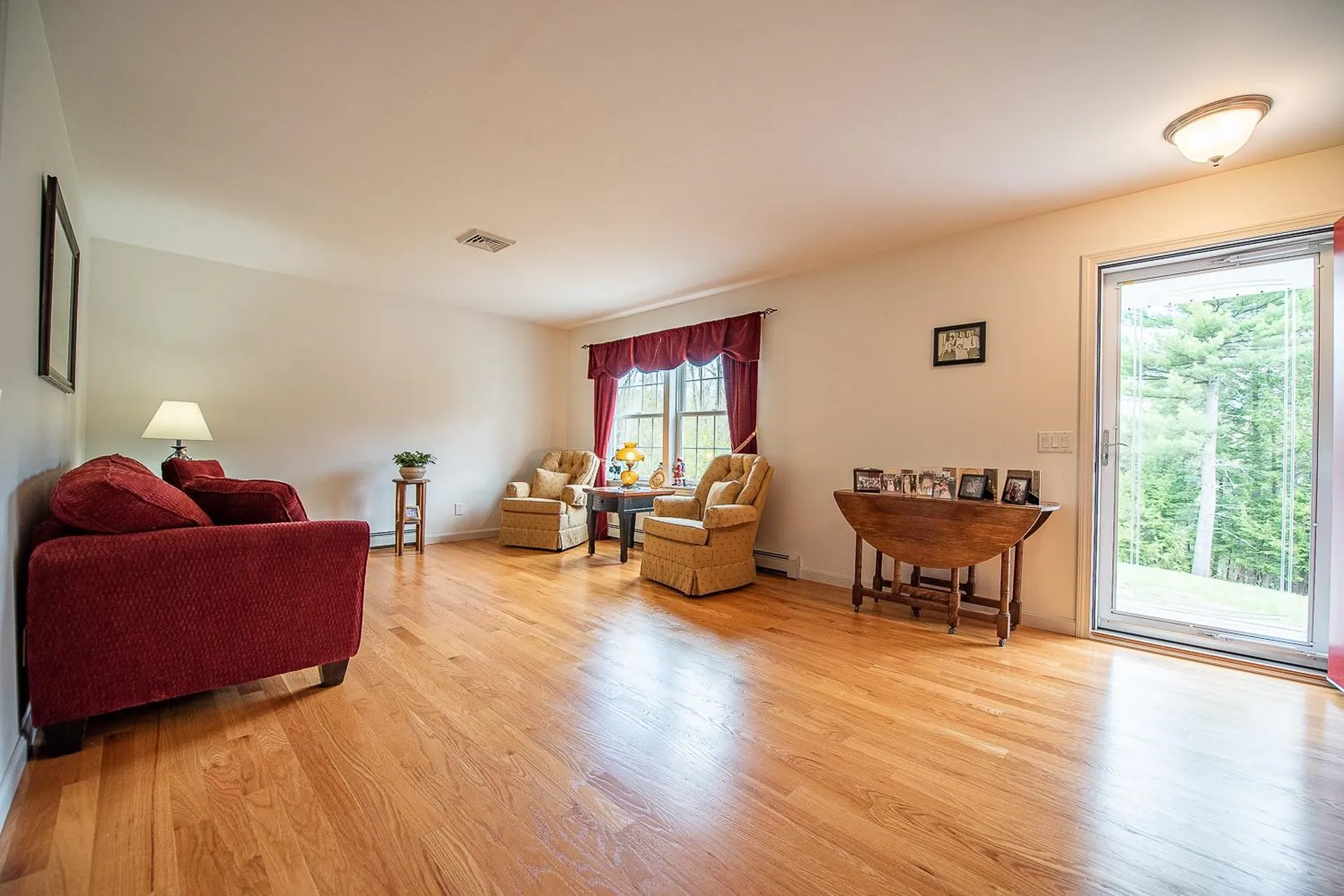 29 Valley View Road Hebron NH 03241