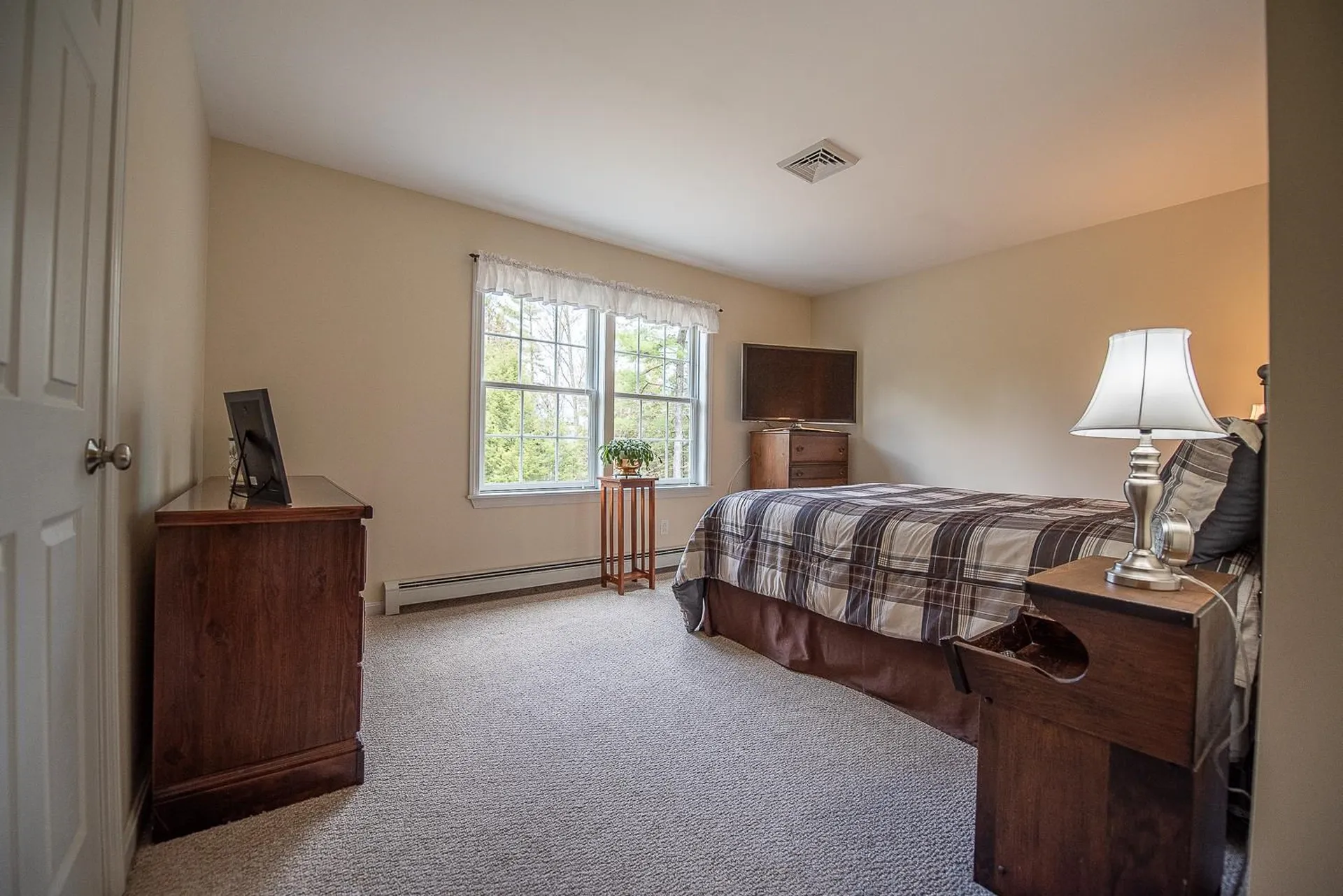 29 Valley View Road Hebron NH 03241