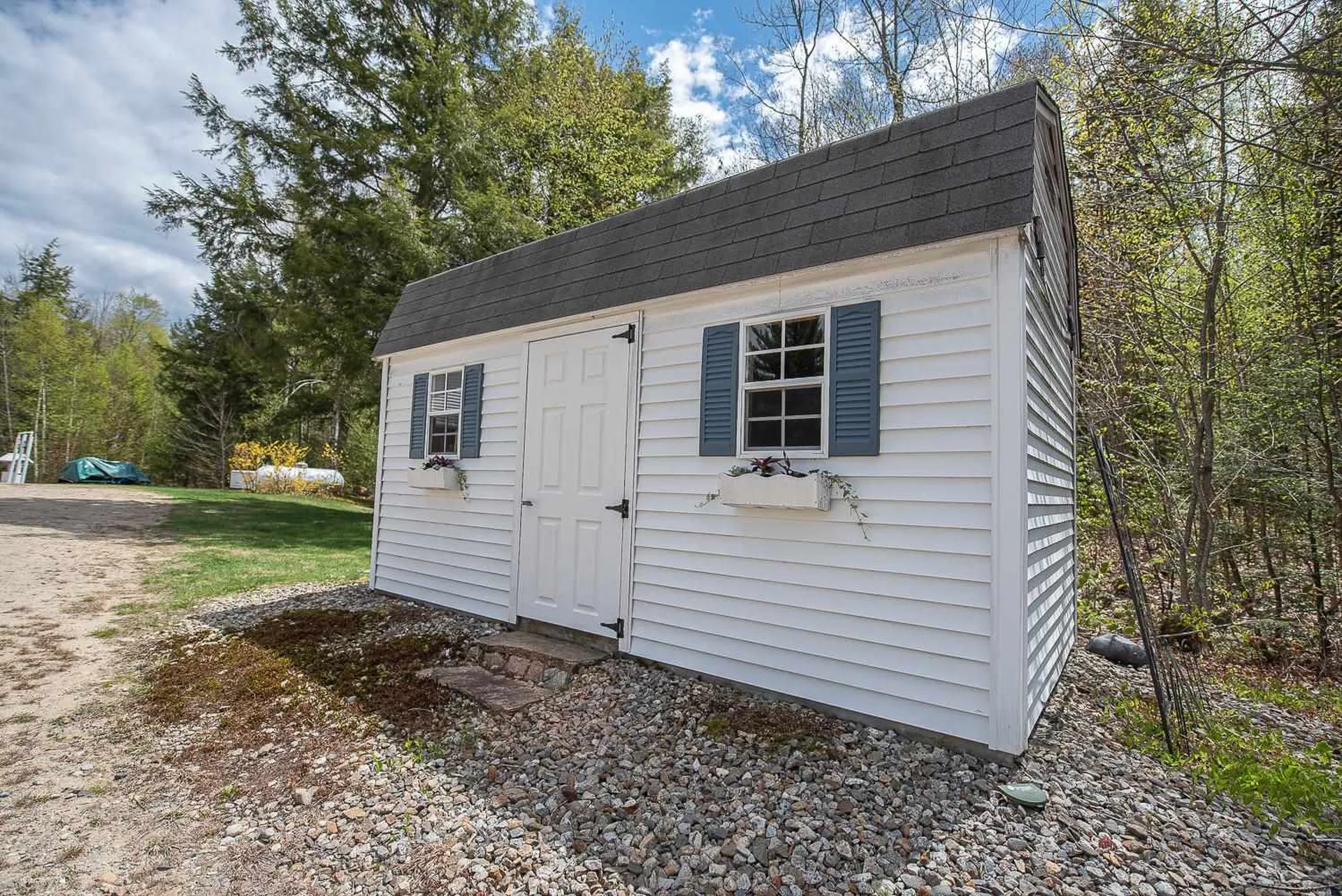 29 Valley View Road Hebron NH 03241