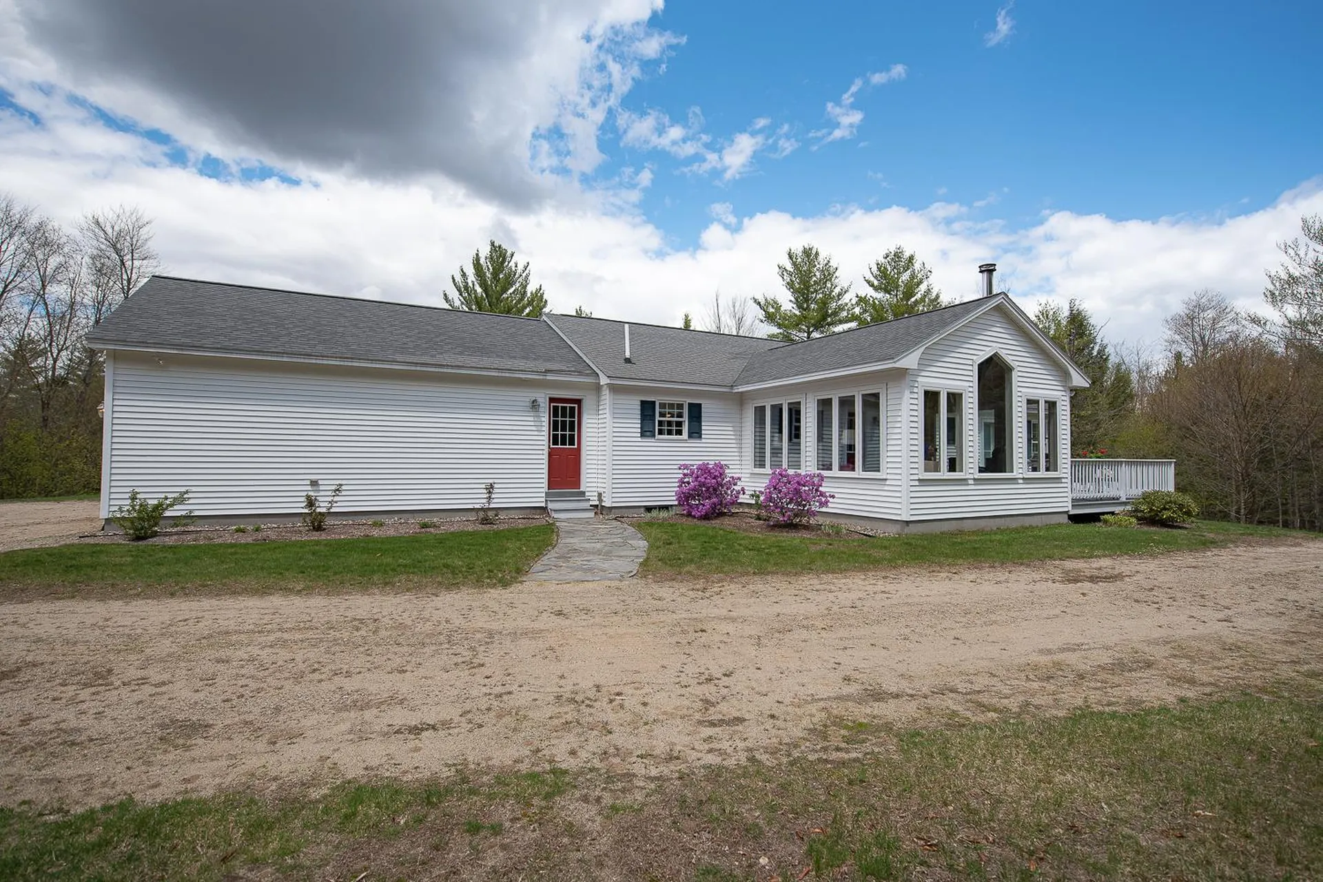 29 Valley View Road Hebron NH 03241
