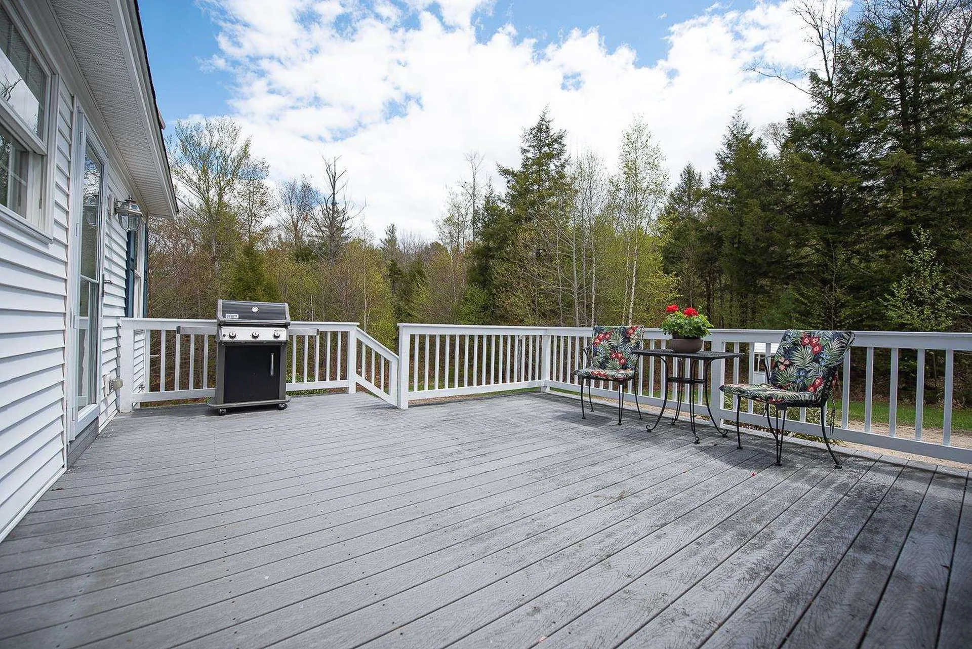 29 Valley View Road Hebron NH 03241