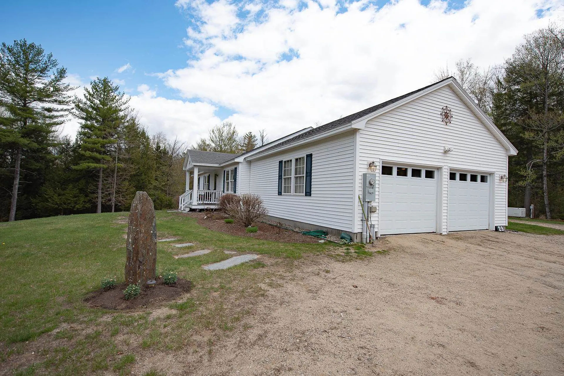 29 Valley View Road Hebron NH 03241