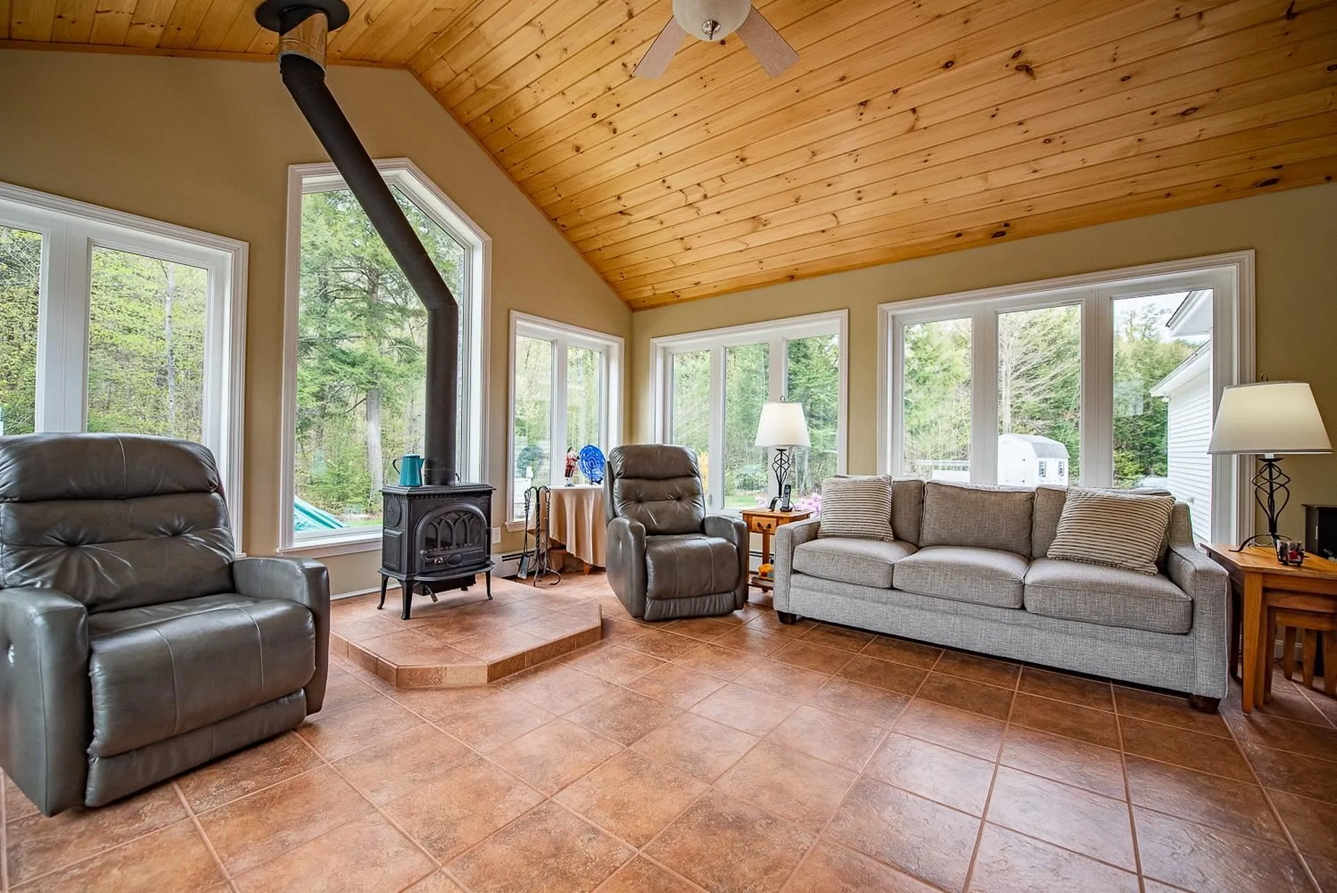 29 Valley View Road Hebron NH 03241