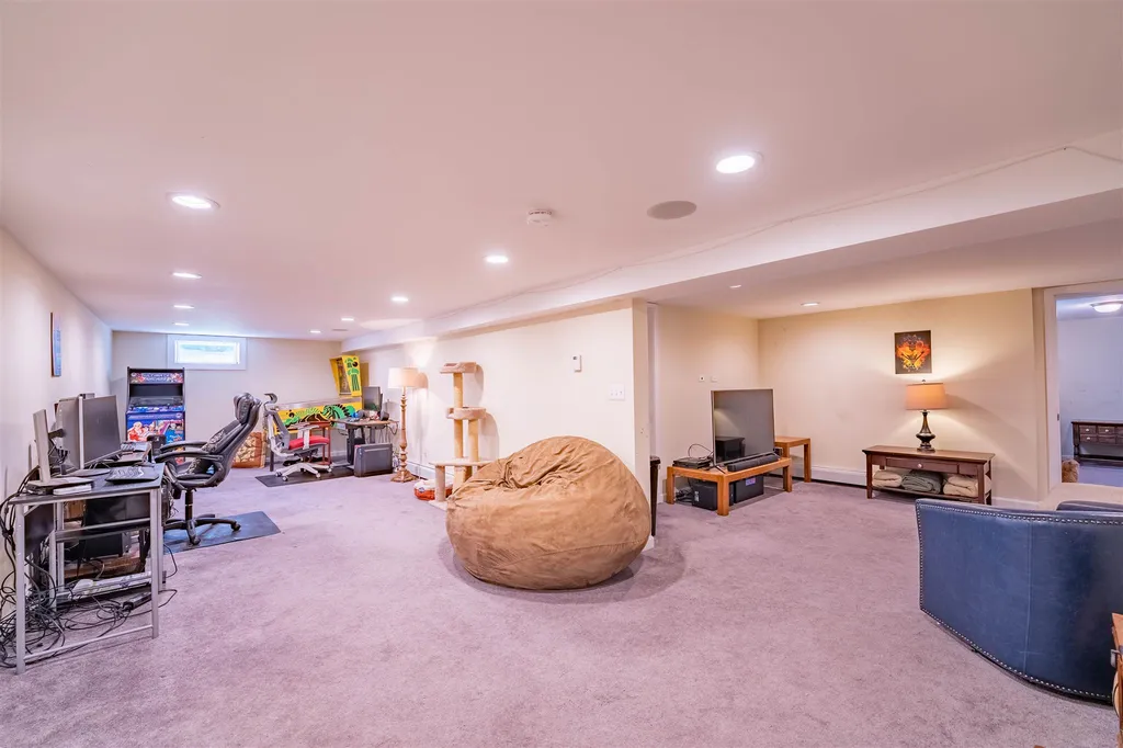 160 Greenwood Drive Colchester VT 05446