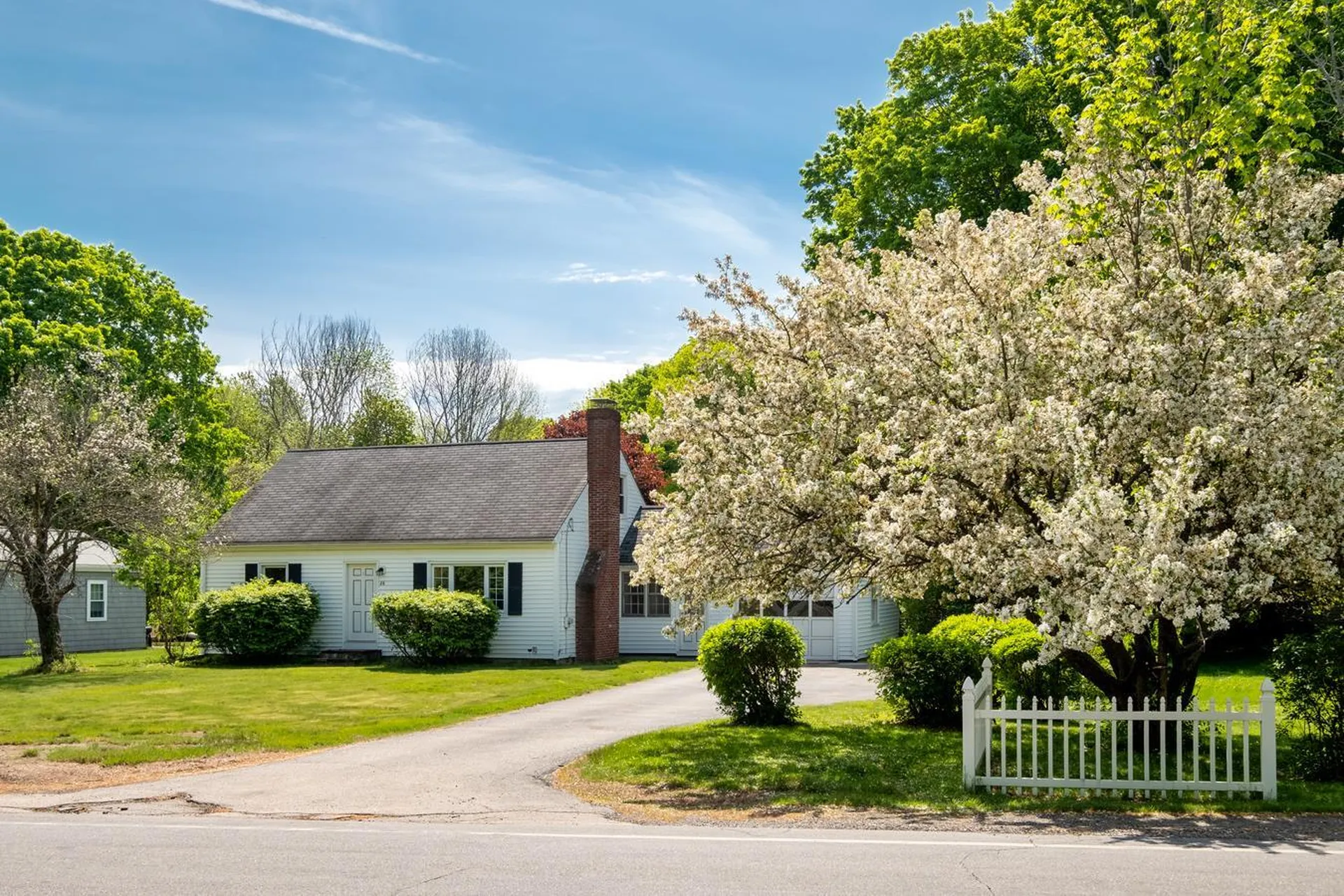 26 Hobbs Road North Hampton NH 03862
