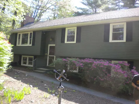 9 Mallard Court Litchfield NH 03052-2439