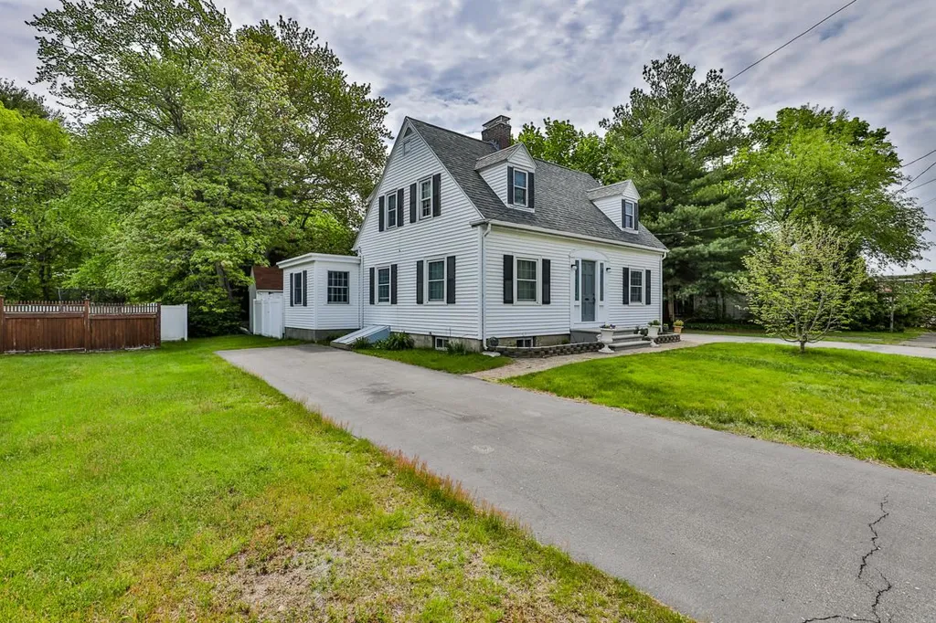 11 Towle Avenue Hampton NH 03842