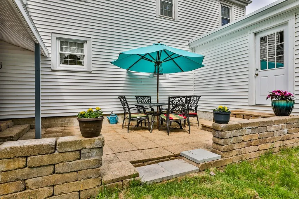 11 Towle Avenue Hampton NH 03842