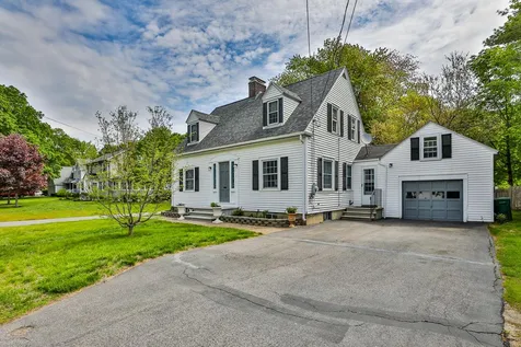 11 Towle Avenue Hampton NH 03842
