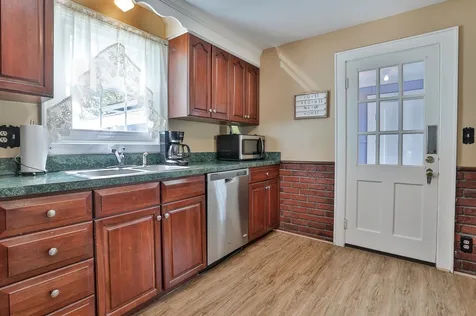 11 Towle Avenue Hampton NH 03842