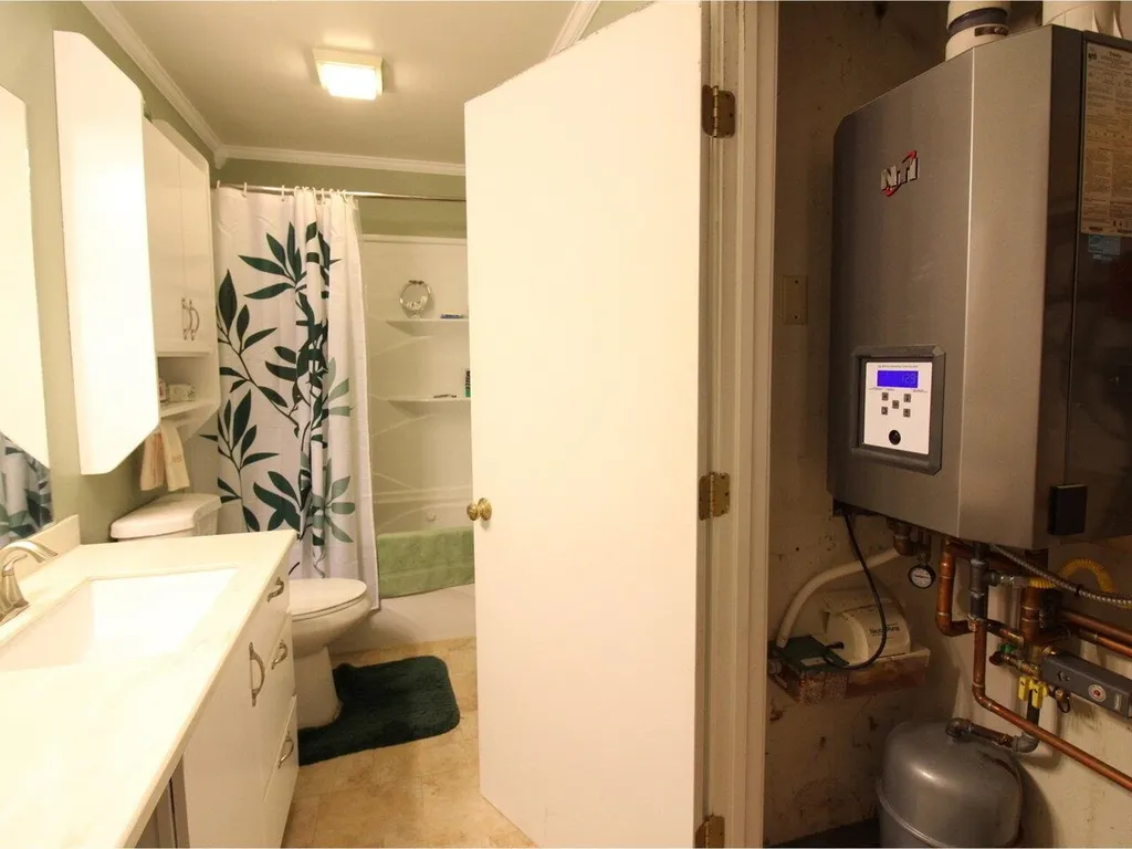 35-37 Derway Drive Burlington VT 05408
