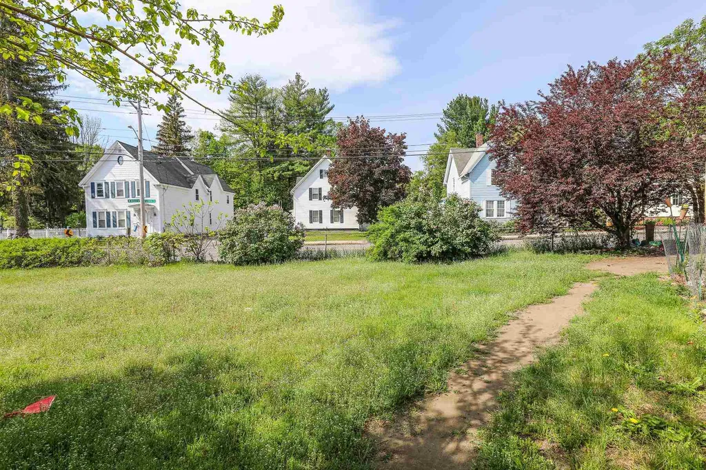 18 Bismark Street Manchester NH 03102