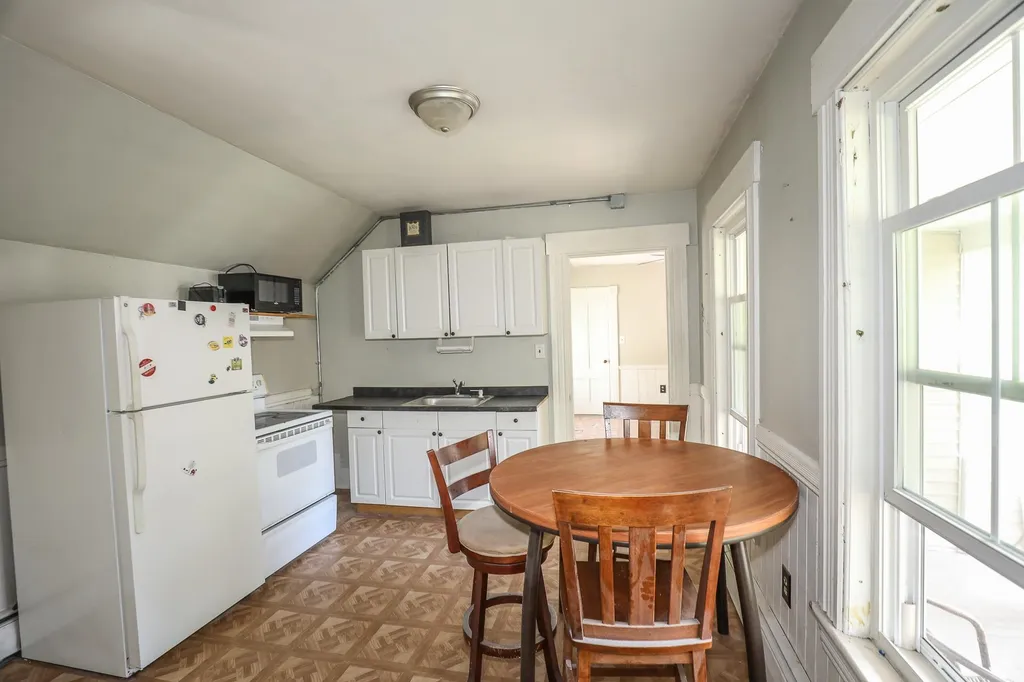18 Bismark Street Manchester NH 03102