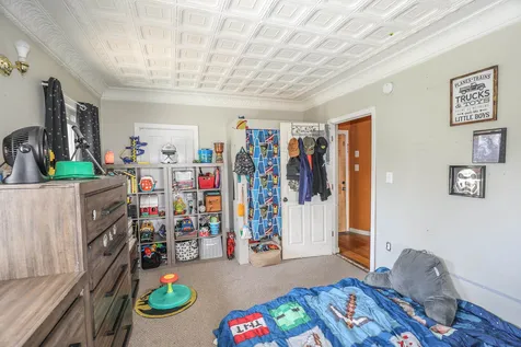 18 Bismark Street Manchester NH 03102