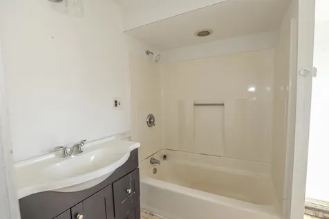 18 Bismark Street Manchester NH 03102