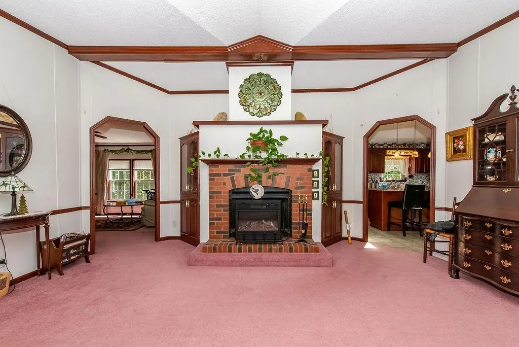 29 Cherokee Way Rochester NH 03867