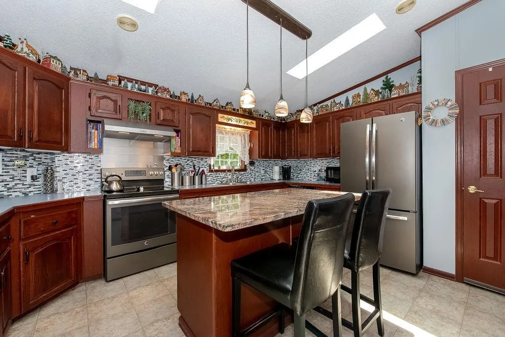 29 Cherokee Way Rochester NH 03867