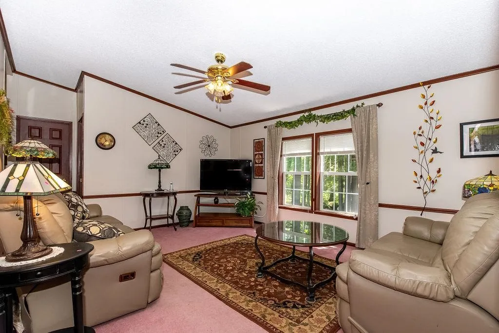 29 Cherokee Way Rochester NH 03867