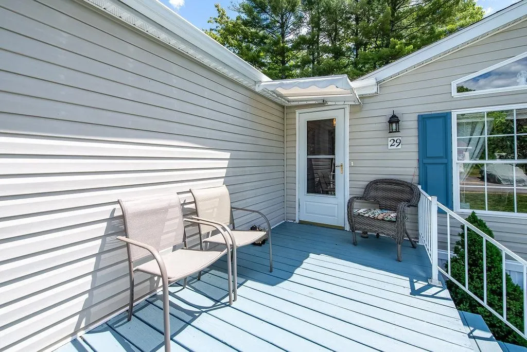 29 Cherokee Way Rochester NH 03867