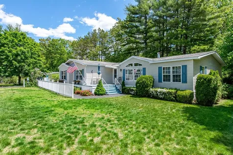 29 Cherokee Way Rochester NH 03867