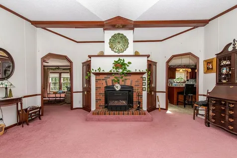 29 Cherokee Way Rochester NH 03867