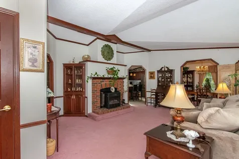 29 Cherokee Way Rochester NH 03867
