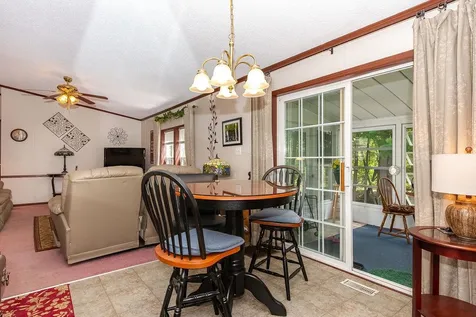 29 Cherokee Way Rochester NH 03867