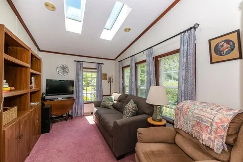 29 Cherokee Way Rochester NH 03867