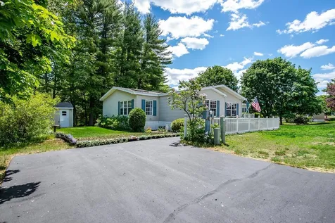 29 Cherokee Way Rochester NH 03867