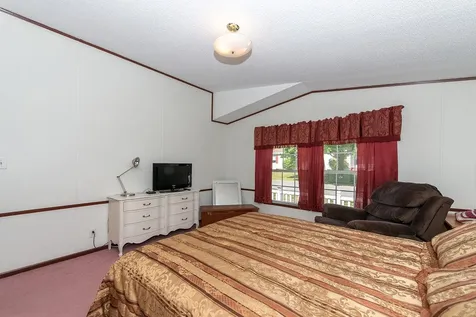 29 Cherokee Way Rochester NH 03867