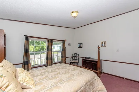 29 Cherokee Way Rochester NH 03867